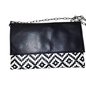 Deux Lux‎ Fold Leather Weaved Wristlet/clutch  Removable Chain Black White